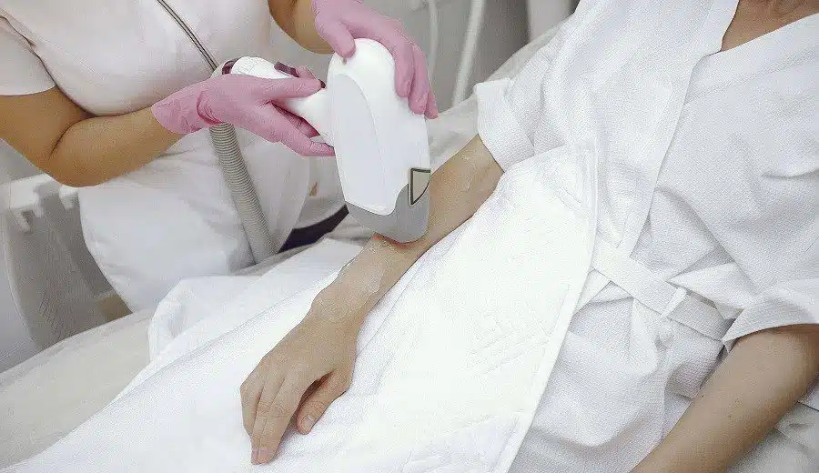 لیزر موهای زائد کل بدن چند جلسه نیاز دارد؟ 4 مزایای لیزر موهای زائد کل بدن|لیزر دست