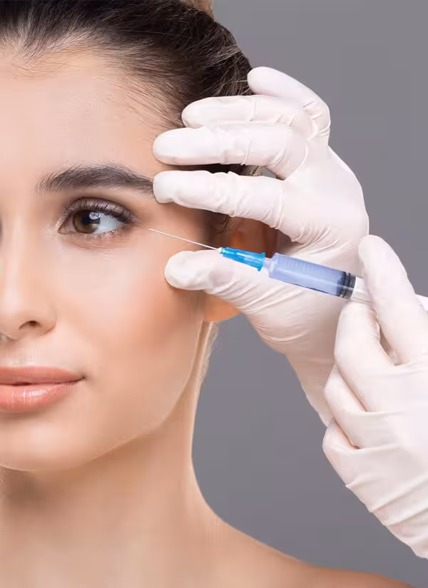 تزریق فیلر زیر چشم در کلینیک زیبایی دکتر مهدوی